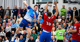 16 Tore erzielte Felix Kazmeier (links) vergangene Saison in der Stauwehrhalle gegen den TSB. Die Horkheimer gewannen allerdings mit 31:30.