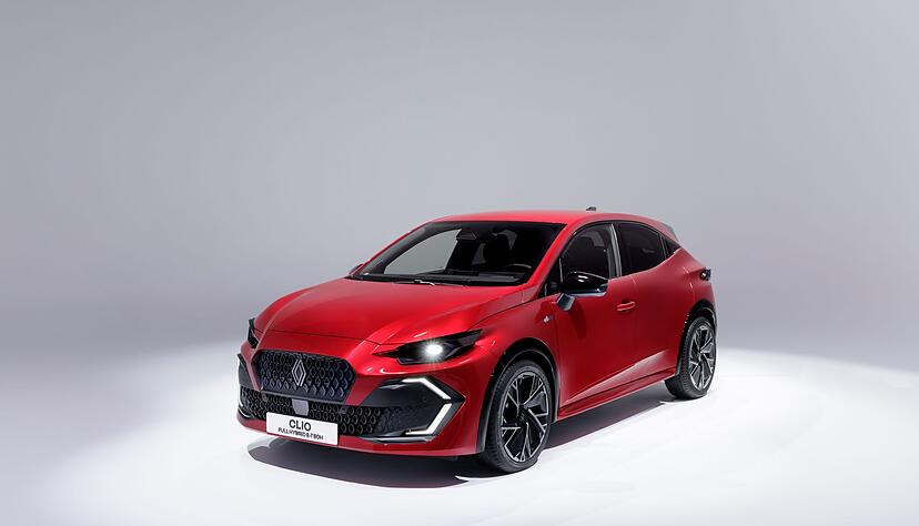 Mit neuem Design und mehr Platz kommt der Renault Clio noch in diesem Jahr zu Preisen ab etwas mehr als 20.000 Euro auf den Markt. Mit neuem Design und mehr Platz kommt der Renault Clio noch in diesem Jahr zu Preisen ab etwas mehr als 20.000 Euro auf den Markt.