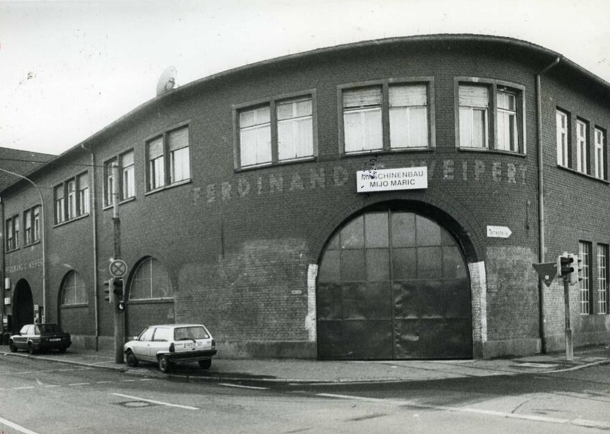 Blick auf das ehemalige Weipertgebäude  im Jahr 1993. Blick auf das ehemalige Weipertgebäude  im Jahr 1993.