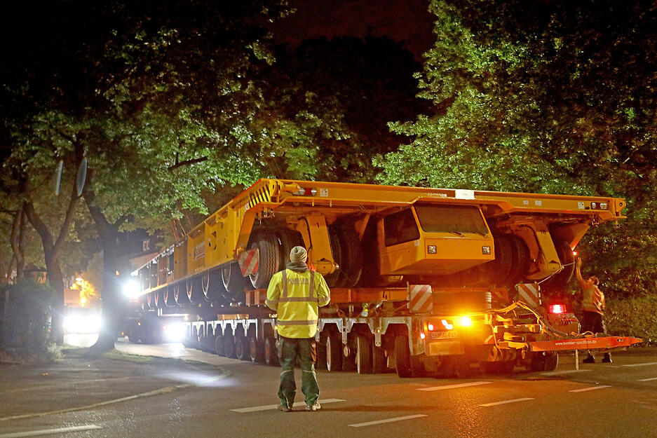 Schwertransport durch Heilbronn