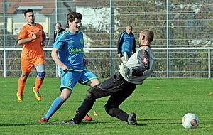 Die zweite Mannschaft der SG Kirchardt/Grombach mit Robin Misia (Mitte) ist noch ungeschlagen und als Spitzenreiter das Maß der Dinge in der Kreisklasse B2. Die zweite Mannschaft der SG Kirchardt/Grombach mit Robin Misia (Mitte) ist noch ungeschlagen und als Spitzenreiter das Maß der Dinge in der Kreisklasse B2.