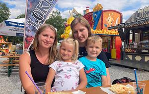 Sarah Dahms und Kristina Burkart mit Till und Lisa Sarah Dahms und Kristina Burkart mit Till und Lisa