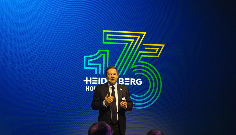 J&uuml;rgen Otto, Vorstandsvorsitzender von Heidelberger Druckmaschinen, begr&uuml;&szlig;te beim Festakt gut 200 internationale G&auml;ste.