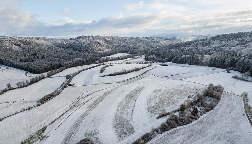 Eine schneebedeckte Landschaft bei Rottweil in Baden-Württemberg.