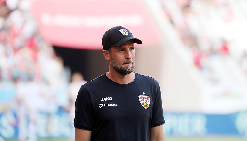 Der VfB Stuttgart geht mit Sebastian Hoeneß als Trainer auch in die Saison 2024/25.