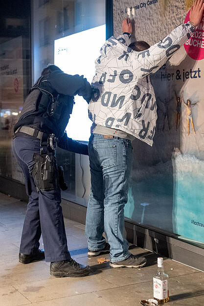Wie Polizeisprecher Manuel Unser sagt, gehe es bei den Kontrollaktionen vor allem darum, das Sicherheitsgef&uuml;hl der Menschen in Heilbronn zu st&auml;rken.