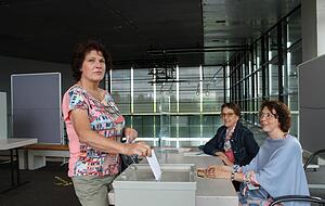 Hat am Vormittag in der Sportura gewählt: Ursula Roder. Hat am Vormittag in der Sportura gewählt: Ursula Roder.