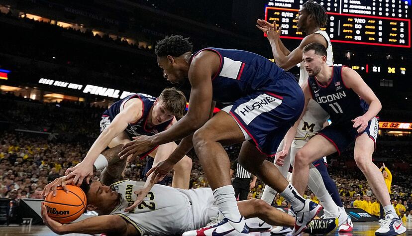 Die beiden Teams k&auml;mpften um jede Sekunde Ballbesitz.