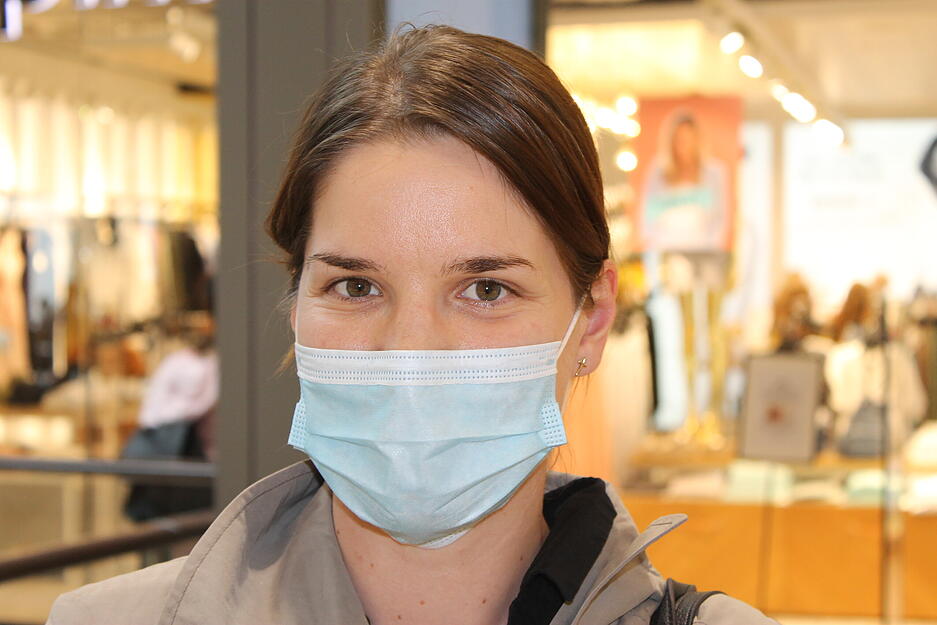 Mirella Sandrk (Kundin), Lauffen: Das Wichtigste ist doch, dass man seine Hände desinfiziert und Abstand hält. Dann kann man auch gerne mehr Leute in die Läden lassen. Mirella Sandrk (Kundin), Lauffen: Das Wichtigste ist doch, dass man seine Hände desinfiziert und Abstand hält. Dann kann man auch gerne mehr Leute in die Läden lassen.