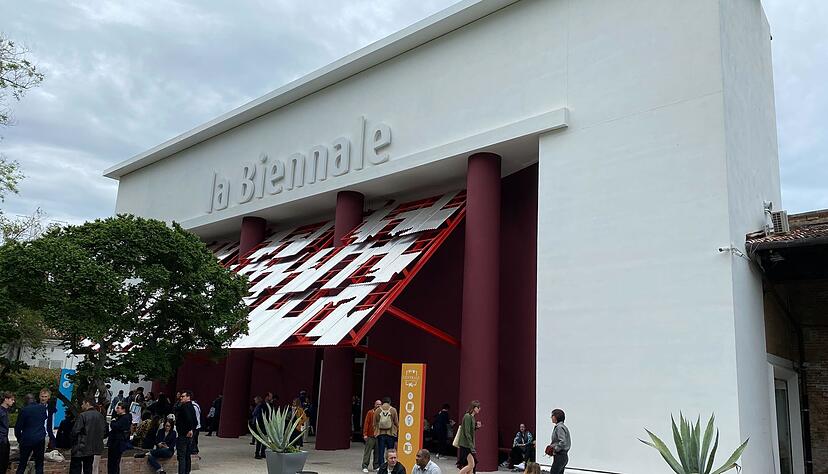 Wenige Tage vor Beginn hat die Kunstbiennale in Venedig keine Jury mehr. (Archivbild)