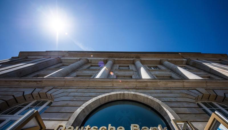 Eine Filiale der Deutschen Bank in Frankfurt. Bis 2022 sollen weltweit rund 18.000 Stellen wegfallen.