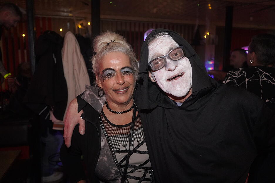 Bei der Halloween-Shuttleparty in Öhringen werden die Gäste mit einem Bus zu den neun Locations transportiert.