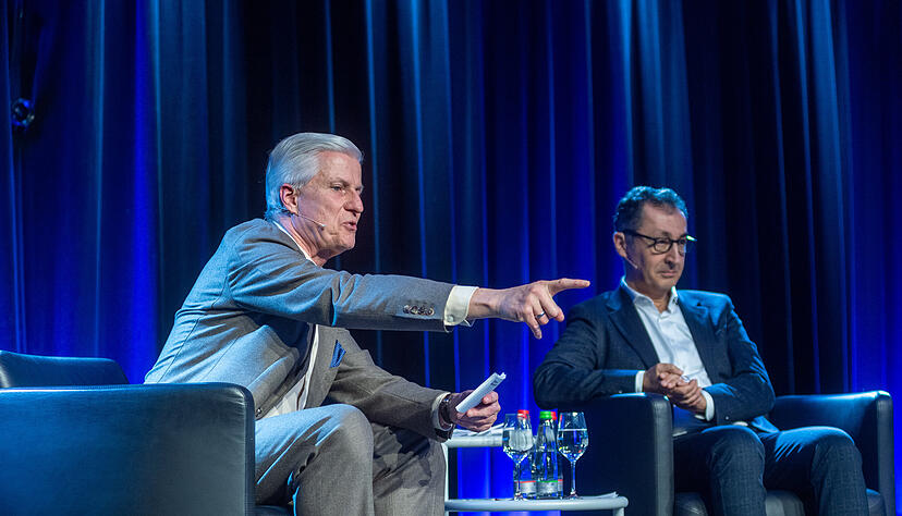 Die Fragen an Cem &Ouml;zdemir stellte Stimme-Chefredakteur Uwe Ralf Heer.