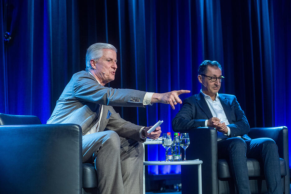 Die Fragen an Cem &Ouml;zdemir stellte Stimme-Chefredakteur Uwe Ralf Heer.