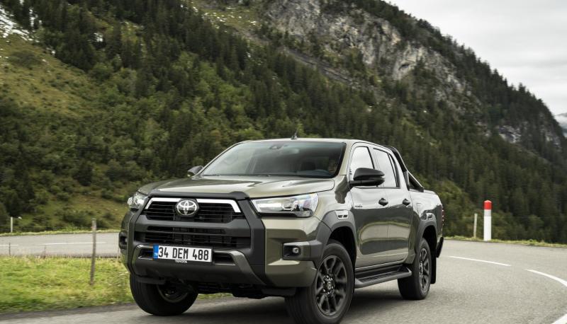 Richtig robuster Geselle: Der Hilux von Toyota fährt auch künftig mit Leiterrahmen und Blattfedern aber auch mit stärkerem Motor vor.