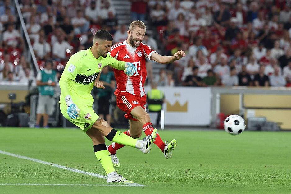 Fabian Bredlow: Vertrat den verletzten Nübel ordentlich. Chancenlos beim 0:1. Ruhig am Ball und gute Aktionen im Spielaufbau. Rettete stark in der 62. gegen Kane. Auch beim 0:2 machtlos. Note: 2,5