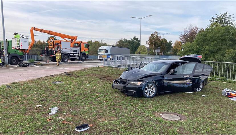 Die Unfallstelle befindet sich an der Otto-Konz-Br&uuml;cke in Heilbronn.