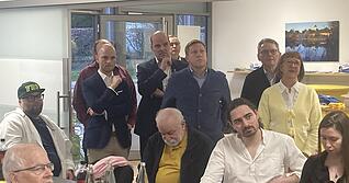 Entt&auml;uschte Gesichter auf der FDP-Wahlparty in der Gesch&auml;ftsstelle in Heilbronn-B&ouml;ckingen mit Alexander Hampo, Georg Heitlinger und Nico Weinmann (stehend, von links).