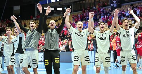 Die deutschen Handballer stürmt ins EM-Finale: Am Sonntagabend geht es gegen Dänemark. Die deutschen Handballer stürmt ins EM-Finale: Am Sonntagabend geht es gegen Dänemark.