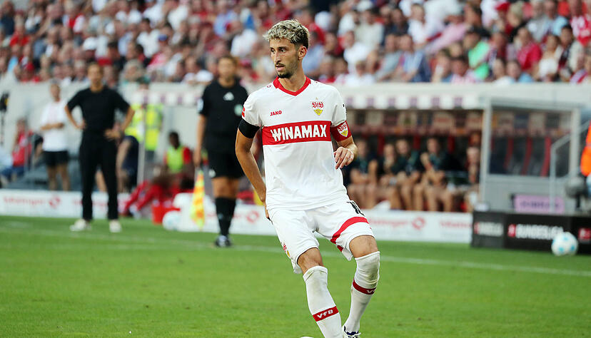 Atakan Karazor hat mit dem VfB Stuttgart bereits einen langen Weg hingelegt. Doch seine Karriere begann viel früher...