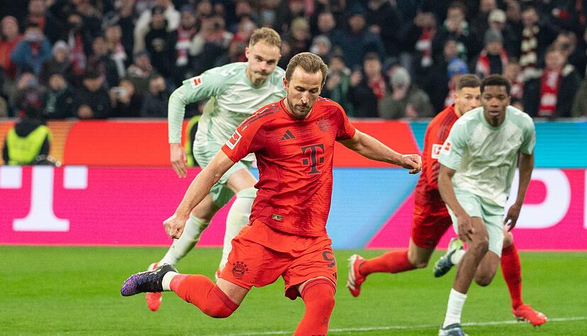 Harry Kane bei seinem 29. Elfmeter-Tor nacheinander zum 3:0-Endstand gegen Werder.