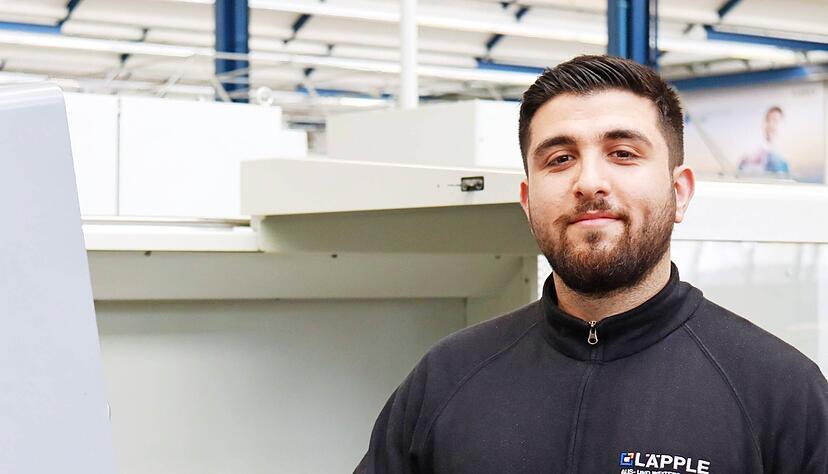 Fadi Al Abi kam 2015 als Fl&uuml;chtling aus Syrien nach Deutschland. Er lernte schnell Deutsch und bekam einen Ausbildungsplatz beim Heilbronner Automobilzulieferer L&auml;pple. Heute ist der 27-J&auml;hrige als Ausbilder f&uuml;r das Unternehmen t&auml;tig.