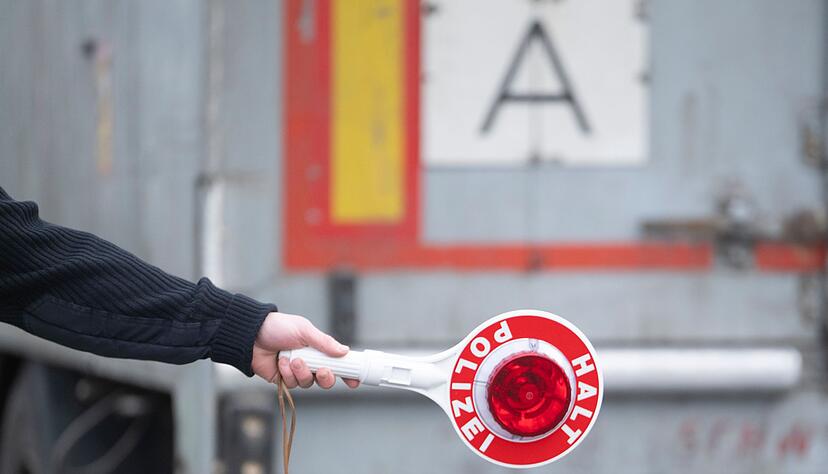 Die Polizei fand harte Drogen im Lastwagen. (Symbolbild) Die Polizei fand harte Drogen im Lastwagen. (Symbolbild)