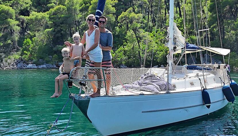 Familie Kolb hatte mit ihrer „Feuerland“ im östlichen Mittelmeer vor Griechenland die Zeit ihres Lebens. Familie Kolb hatte mit ihrer „Feuerland“ im östlichen Mittelmeer vor Griechenland die Zeit ihres Lebens.