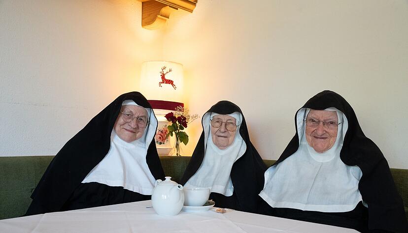 Werden Schwester Rita, Schwester Regina und Schwester Bernadette den Vorschlag annehmen? (Archivbild) Werden Schwester Rita, Schwester Regina und Schwester Bernadette den Vorschlag annehmen? (Archivbild)