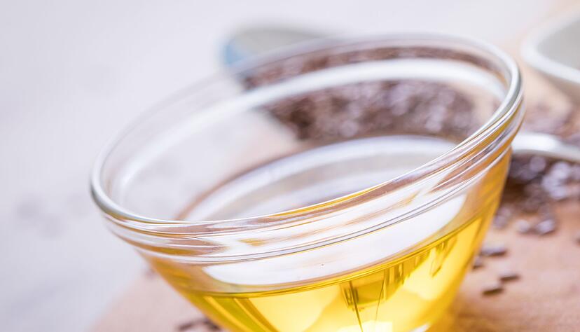 Lein&ouml;l kann zur M&ouml;belpflege verwendet werden, allerdings sollte dabei eine wichtige Sache beachtet werden.