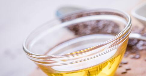 Lein&ouml;l kann zur M&ouml;belpflege verwendet werden, allerdings sollte dabei eine wichtige Sache beachtet werden.