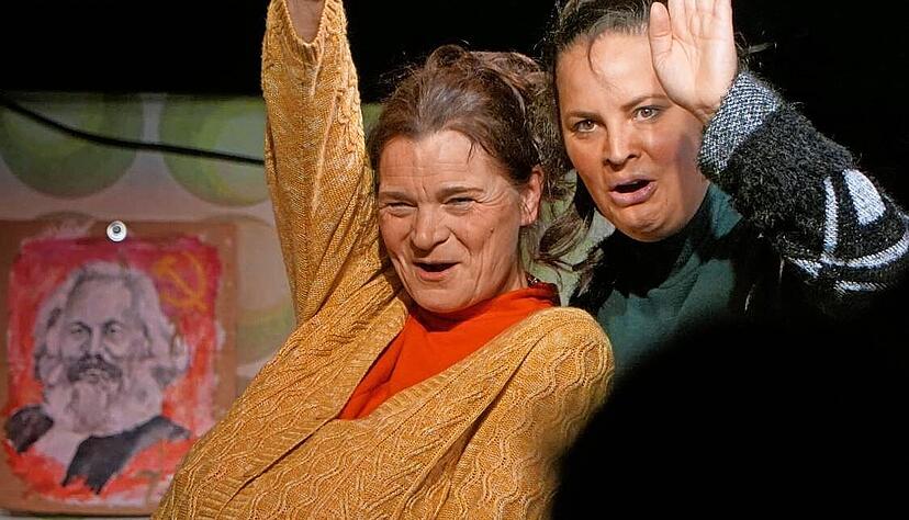 Die erfolgreiche Komödie „Bezahlt wird nicht“ des „kulturellen zwischenraums“ Heilbronn wird auch im Eppinger Figurentheater gespielt.