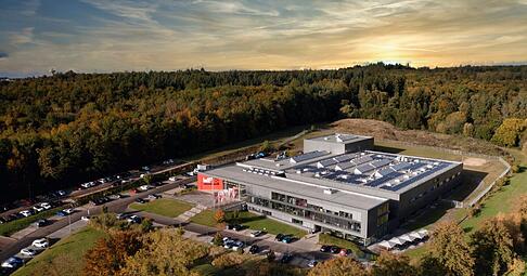 Der Sitz der W&uuml;rth Elektronik ICS in Niedernhall-Waldzimmern: Das Unternehmen der W&uuml;rth Gruppe &uuml;bernimmt seinen langj&auml;hrigen Partner MRS Elektonic.