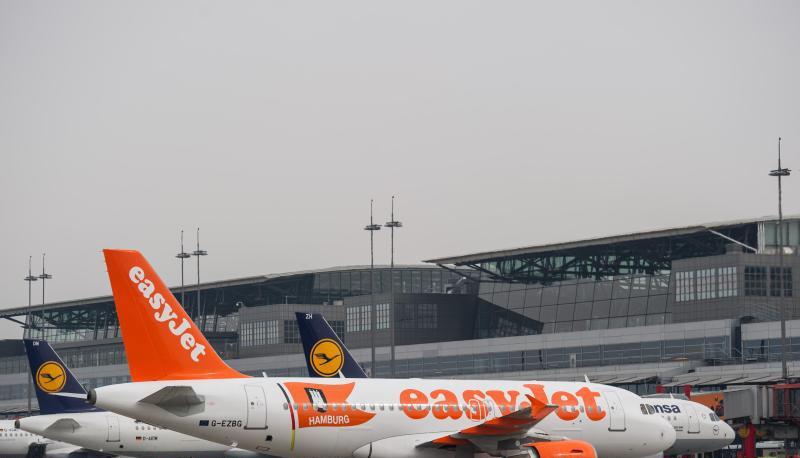 Die Billig-Fluglinie Easyjet zieht sich im kommenden Jahr vom Hamburger Flughafen weitgehend zur&uuml;ck. Foto: Maja Hitij