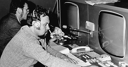 Im Kontrollraum: Für die Azur-Mission wurde eigens das Deutsche Raumfahrtkontrollzentrum in Oberpfaffenhofen in Betrieb genommen.