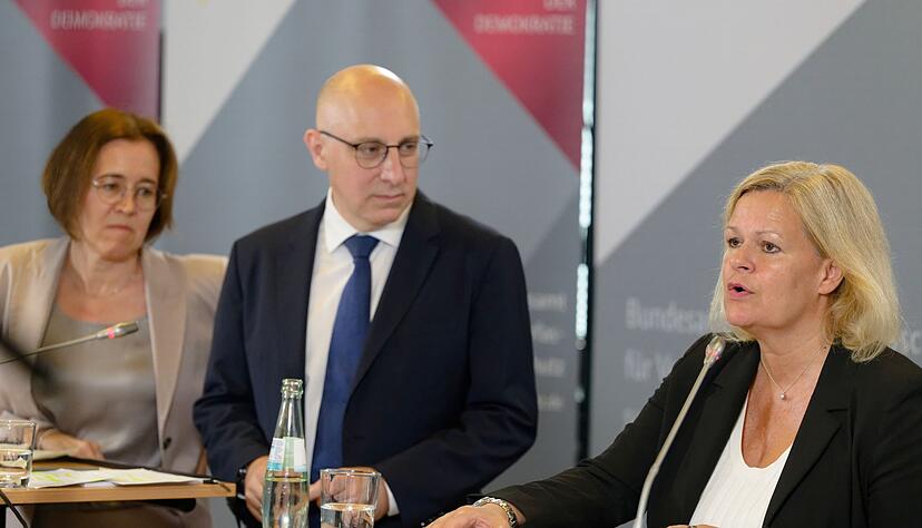 Aktuell leiten die Vizepr&auml;sidenten Sinan Selen und Silke Willems das Bundesamt f&uuml;r Verfassungsschutz. (Archivfoto)