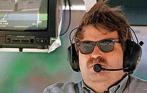 Fokus 1998: Haug beobachtet das Freie Training am Hockenheimring. Ihn schmerzt das fehlende Rennen in Deutschland. Fokus 1998: Haug beobachtet das Freie Training am Hockenheimring. Ihn schmerzt das fehlende Rennen in Deutschland.