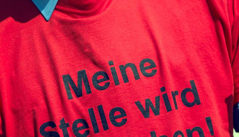 Eine Kündigung ist oft nicht persönlich gemeint, sondern folgt der wirtschaftlichen Lage des Unternehmens. Eine Kündigung ist oft nicht persönlich gemeint, sondern folgt der wirtschaftlichen Lage des Unternehmens.