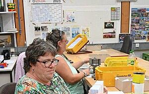 Rita Mühling (vorne) arbeitet seit 37 Jahren in der WfbM. Rita Mühling (vorne) arbeitet seit 37 Jahren in der WfbM.