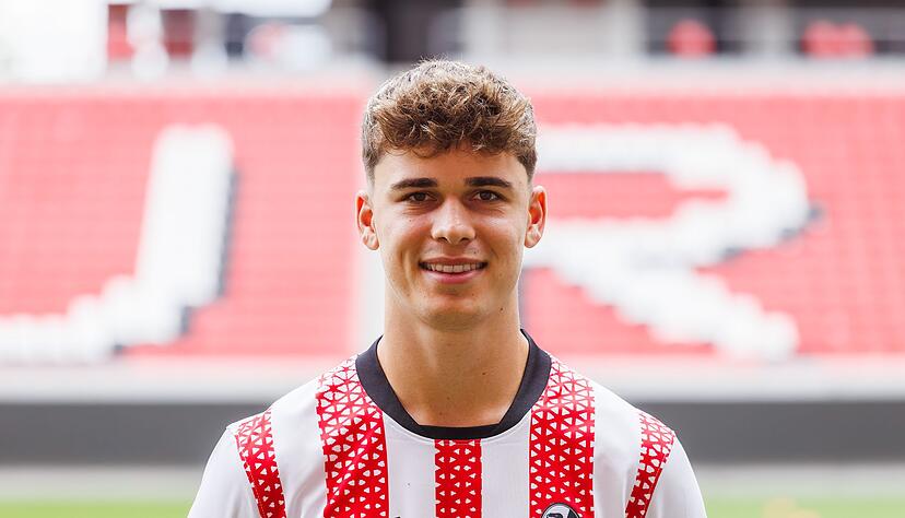 Trägt künftig das Trikot von Hannover: Noah Weißhaupt Trägt künftig das Trikot von Hannover: Noah Weißhaupt