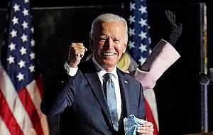 Triumph nach Zitterpartie: Joe Biden zieht ins Weiße Haus ein, wo Donald Trump einen Scherbenhaufen hinterlässt. Triumph nach Zitterpartie: Joe Biden zieht ins Weiße Haus ein, wo Donald Trump einen Scherbenhaufen hinterlässt.