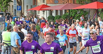 Die Laufstrecke führt die Sportler nicht nur den Neckar entlang, sondern auch mitten durch die Heilbronner City. Die Laufstrecke führt die Sportler nicht nur den Neckar entlang, sondern auch mitten durch die Heilbronner City.