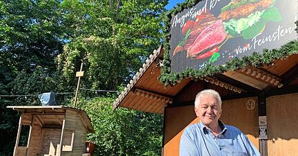 Metzgermeister Otto Gollerthan freut sich auf sein Weindorf, das auch in diesem Jahr f&uuml;r ihn ein kleiner Ersatz f&uuml;r das Heilbronner Weindorf ist. 
Fotos: Ulrike Plapp-Schirmer