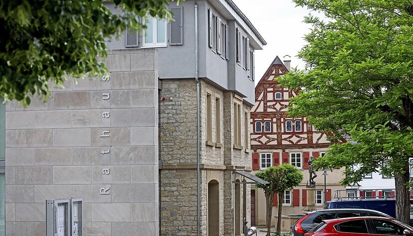 Jagsthausens Gemeinderat hat nun richtungsweisende Entscheidungen in Bezug auf das Neubaugebiet Steinich gefällt. Jagsthausens Gemeinderat hat nun richtungsweisende Entscheidungen in Bezug auf das Neubaugebiet Steinich gefällt.