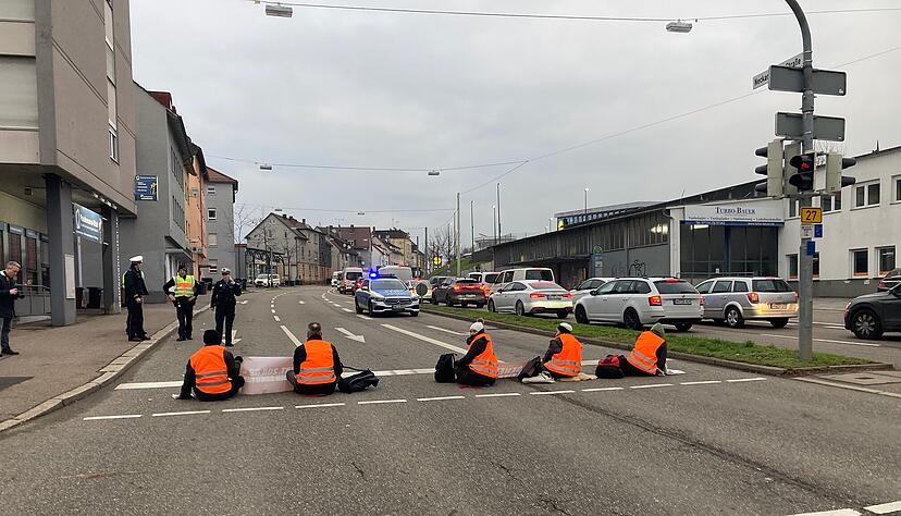 Die Gruppierung "Letzte Generation" blockiert vor vier Wochen die Neckarsulmer Straße.