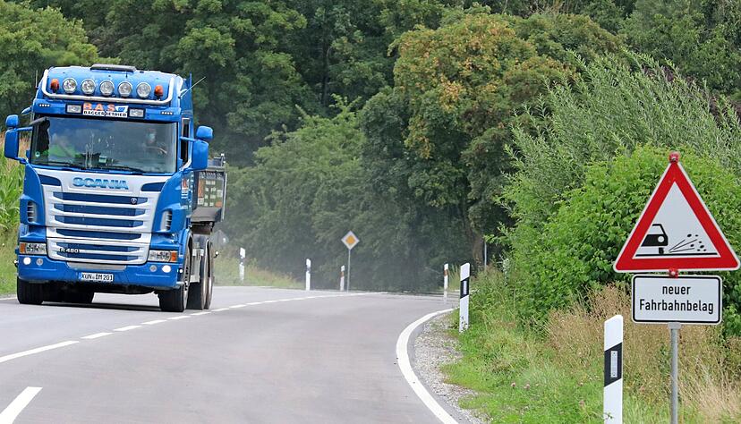 Zuletzt wurde in diesem Jahr die Landesstraße 1036 zwischen Feßbach und der Haller Kreisgrenze bei Döttingen saniert.
Foto: Ralf Reichert Zuletzt wurde in diesem Jahr die Landesstraße 1036 zwischen Feßbach und der Haller Kreisgrenze bei Döttingen saniert.
Foto: Ralf Reichert