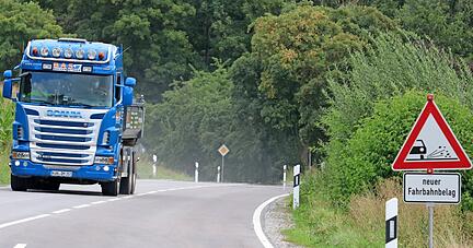 Zuletzt wurde in diesem Jahr die Landesstraße 1036 zwischen Feßbach und der Haller Kreisgrenze bei Döttingen saniert.
Foto: Ralf Reichert Zuletzt wurde in diesem Jahr die Landesstraße 1036 zwischen Feßbach und der Haller Kreisgrenze bei Döttingen saniert.
Foto: Ralf Reichert