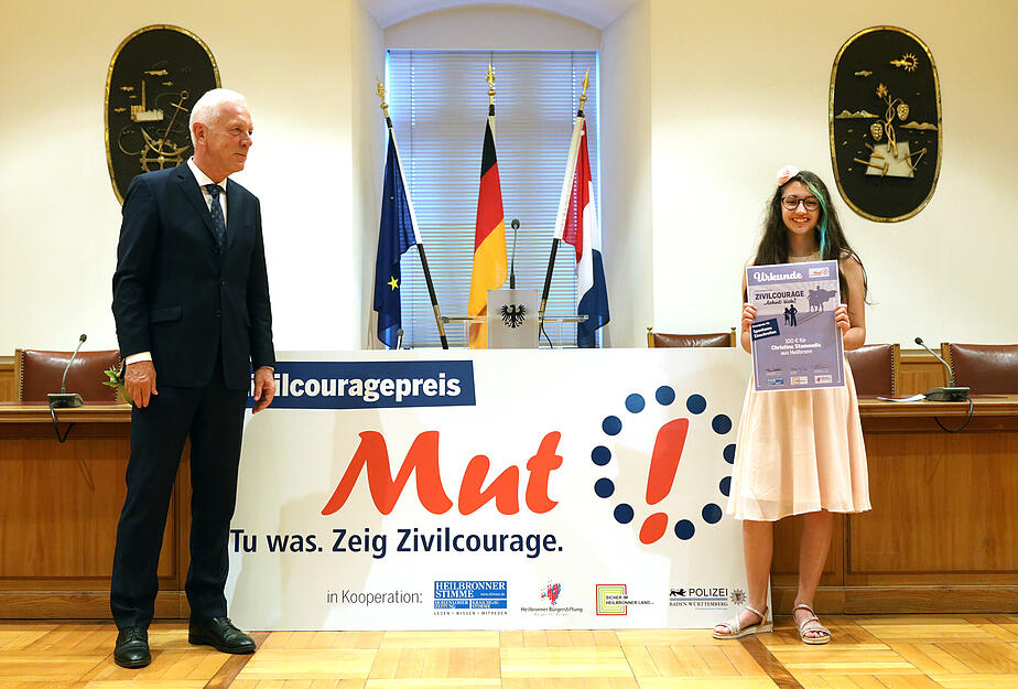 Christina Stamoudis (13) hat sich im Juni 2019 einem aggressiven Jugendlichen im Heilbronner Freibad Neckarhalde in den Weg gestellt. Ein 14-Jähriger wollte auf einen 13-Jährigen losgehen. Es ging um ein Mädchen, mit dem der 13-Jährige zusammen ist, auf das der 14-Jährige auch ein Auge geworfen hatte.