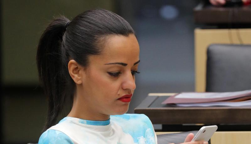 Sawsan Chebli, Staatssekretärin im Berliner Senat, im Bundesrat: Chebli hatte in einem Tweet Familienmitglieder mit dem Vornamen Mohammed aufgezählt und dazu geschrieben: «Wir werden schon dafür sorgen, dass dieser Name nie verschwindet!» Foto: Wolfgang Kumm