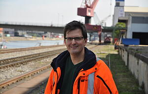 Carsten Strähle ist Geschäftsführer der Stuttgarter Hafengesellschaft und zugleich Vorstand der Erms-Neckar-Bahn AG. Der ENAG gehört die Strecke im Krebsbachtal.